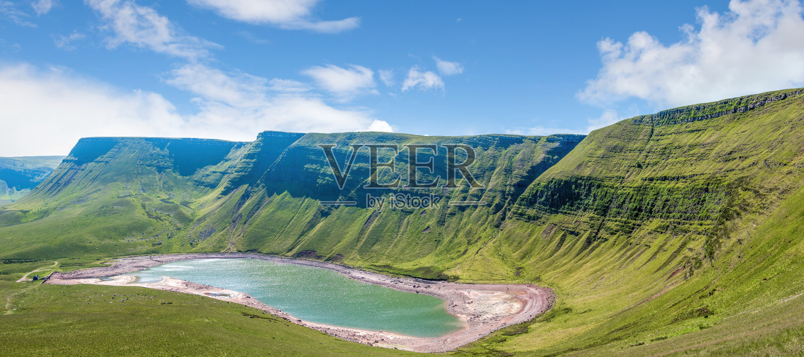 Llyn Fan Fach，威尔士布雷肯灯塔国家公园照片摄影图片