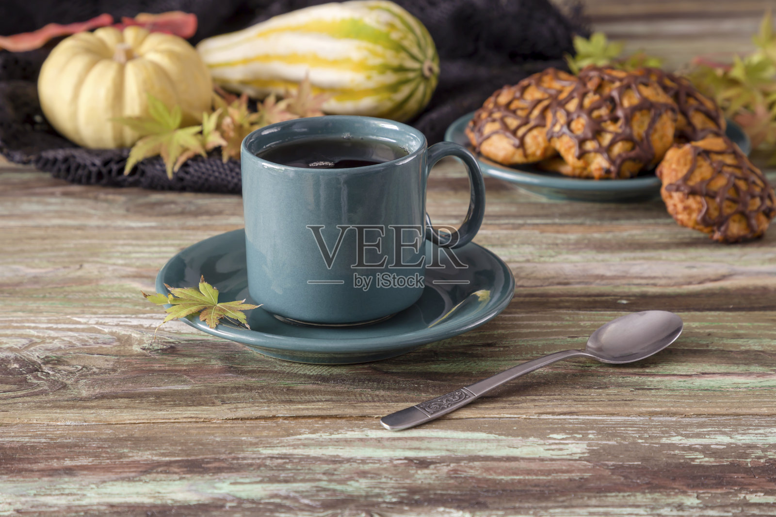 秋季节日餐桌的装饰照片摄影图片