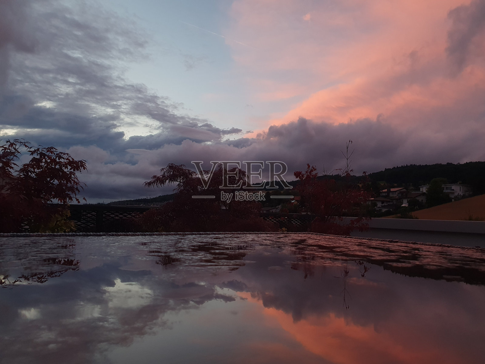 晚上的气氛照片摄影图片