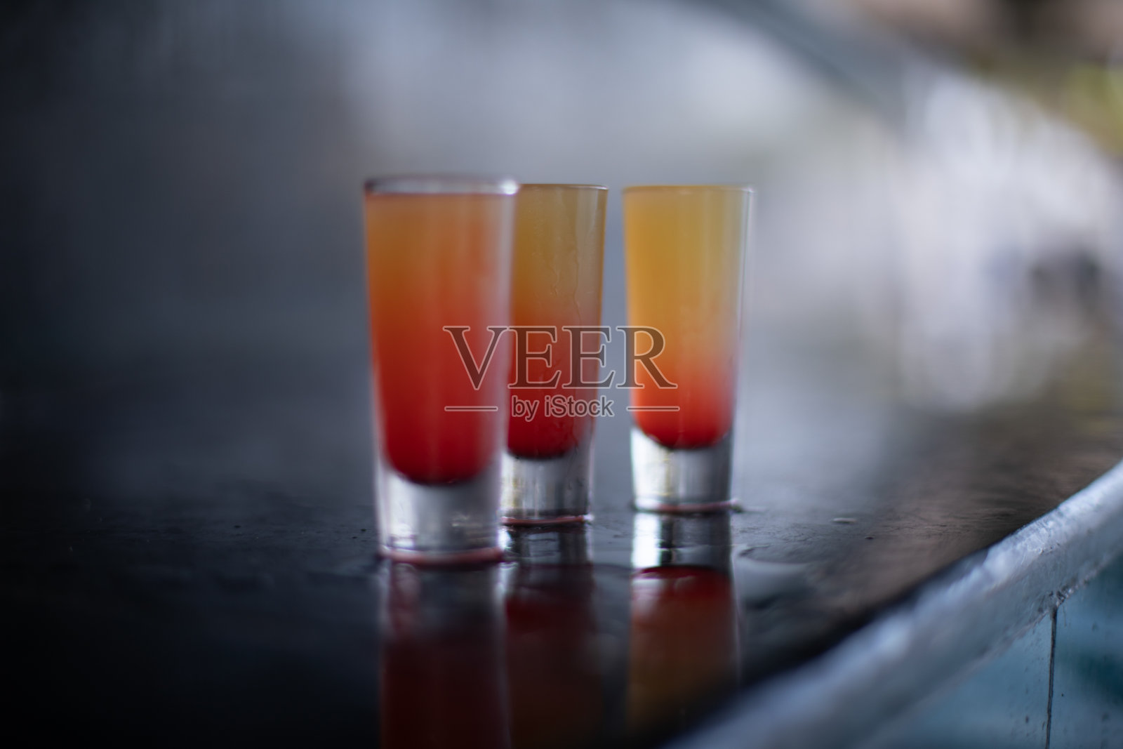 烈酒杯饮料照片摄影图片