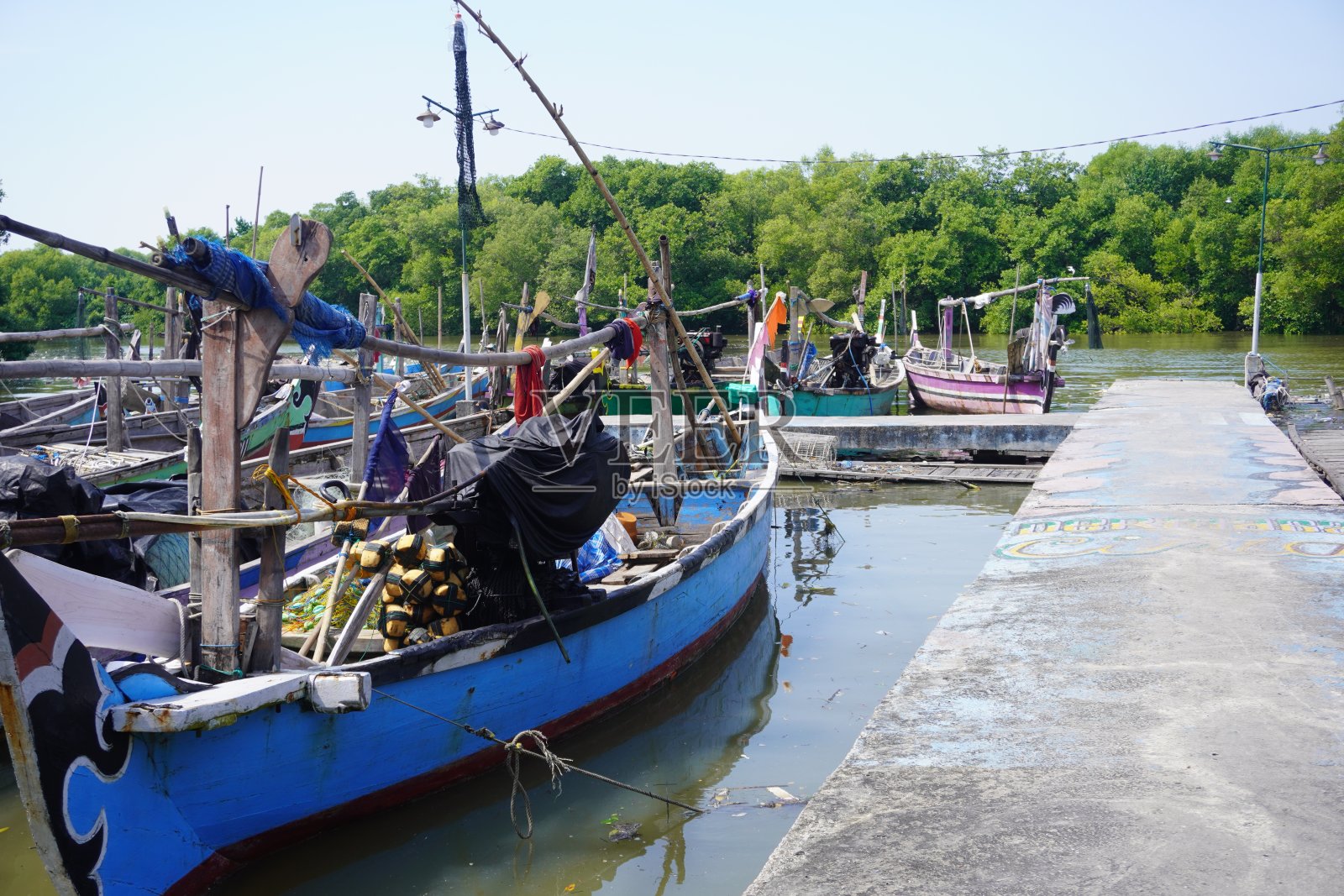 传统的木制渔船照片摄影图片