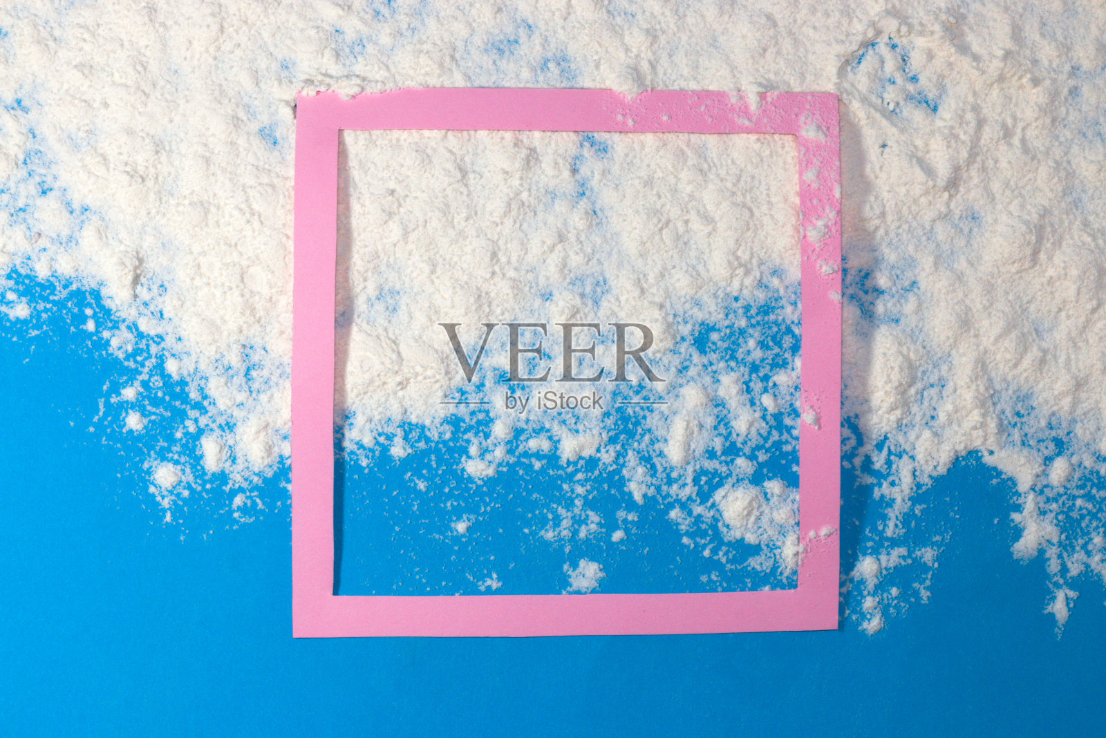 海滩上的粉色框架，创意艺术设计，热带景色照片摄影图片