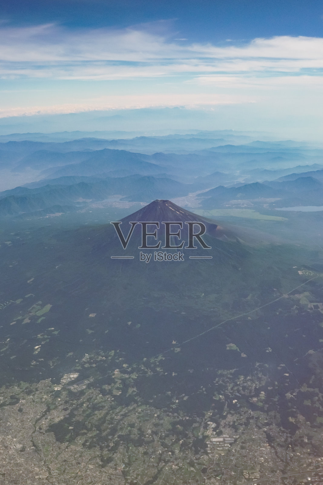 从夏天的富士山晴空万里照片摄影图片