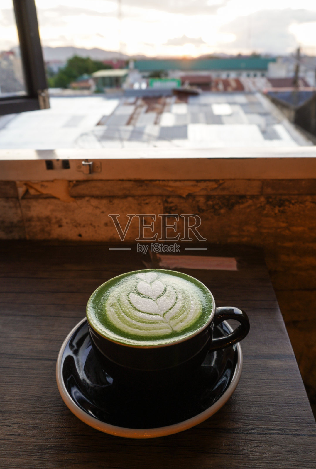 一杯绿茶抹茶拿铁原汁照片照片摄影图片