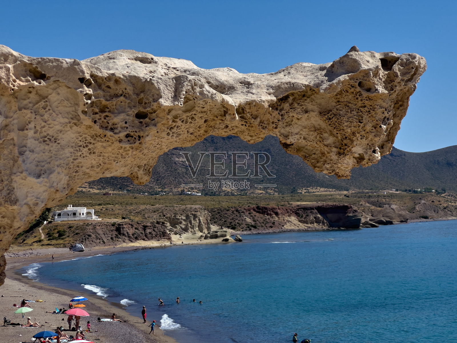 埃斯库罗斯海滩或阿科海滩和它的沙丘化石。照片摄影图片