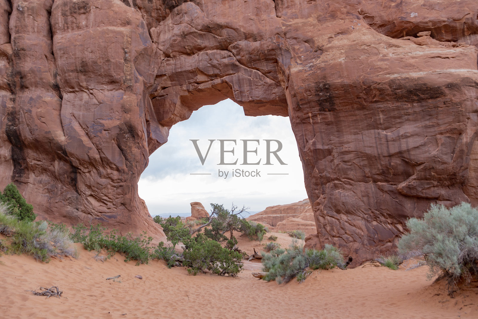 在拱门国家公园的晚上拱门照片摄影图片