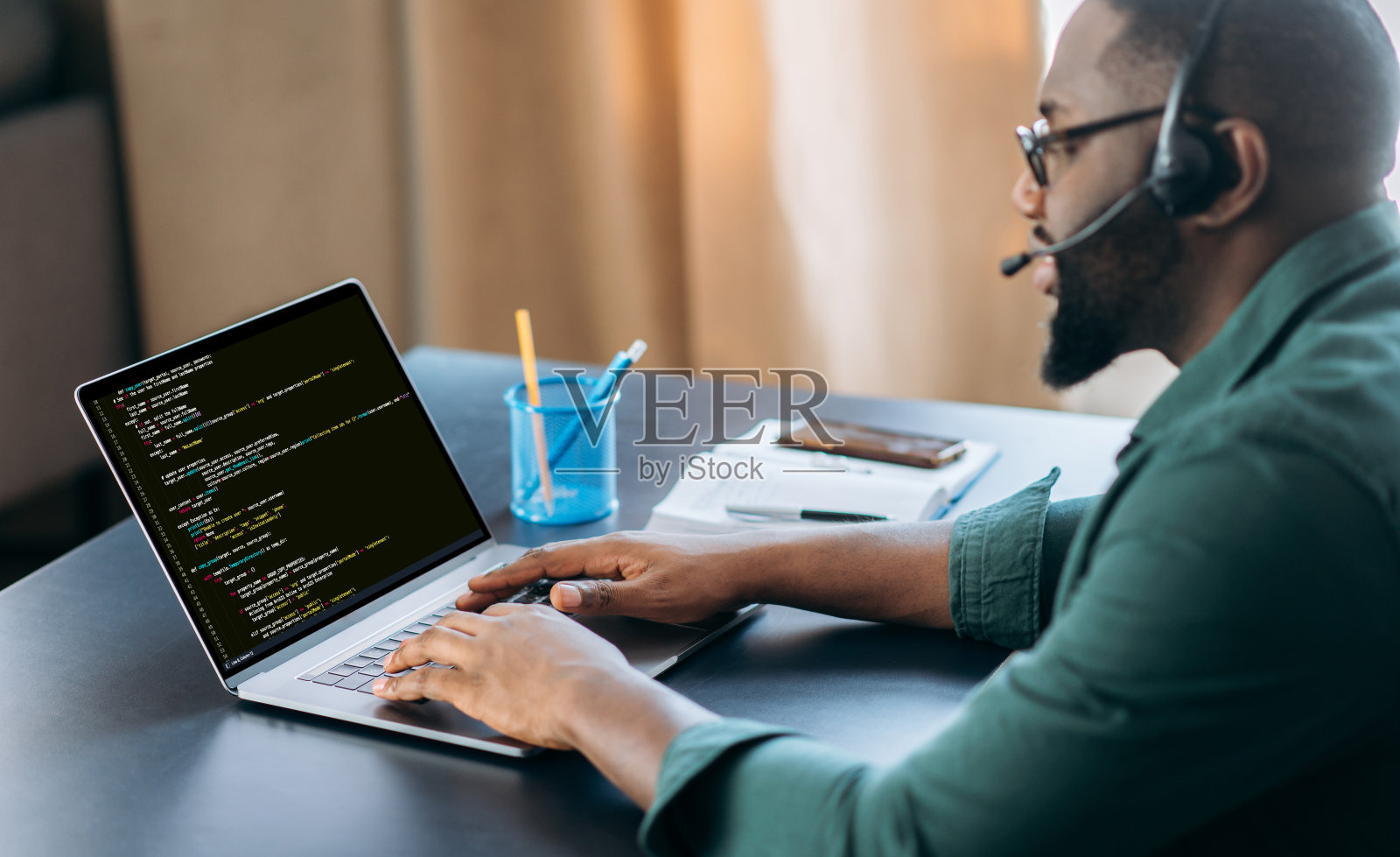 视频电话会议在线会议虚拟人业务照片摄影图片