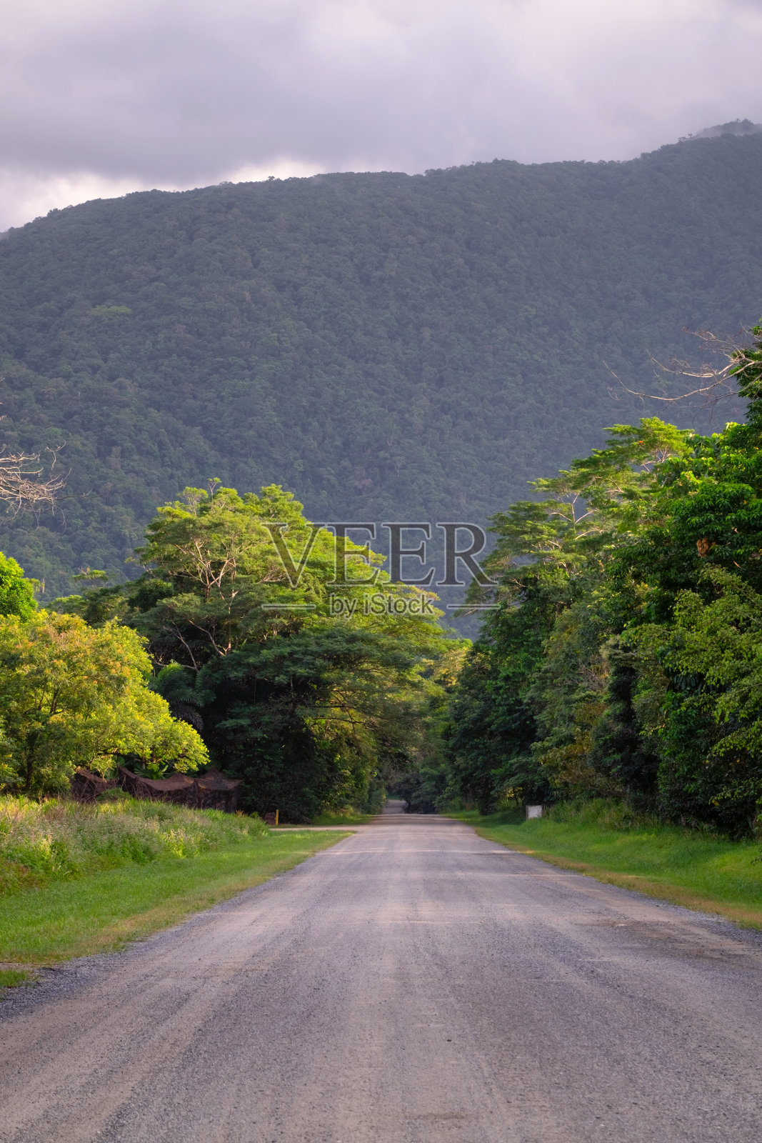 苦难角路照片摄影图片