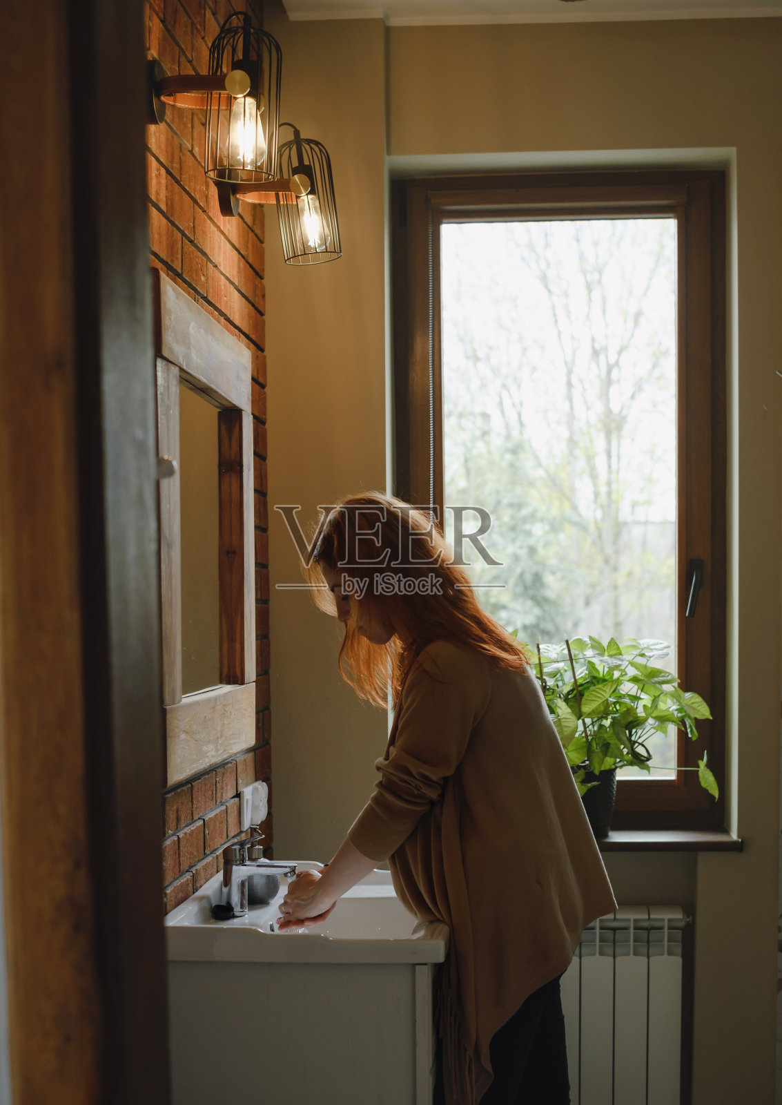 家庭浴室的个人卫生照片摄影图片