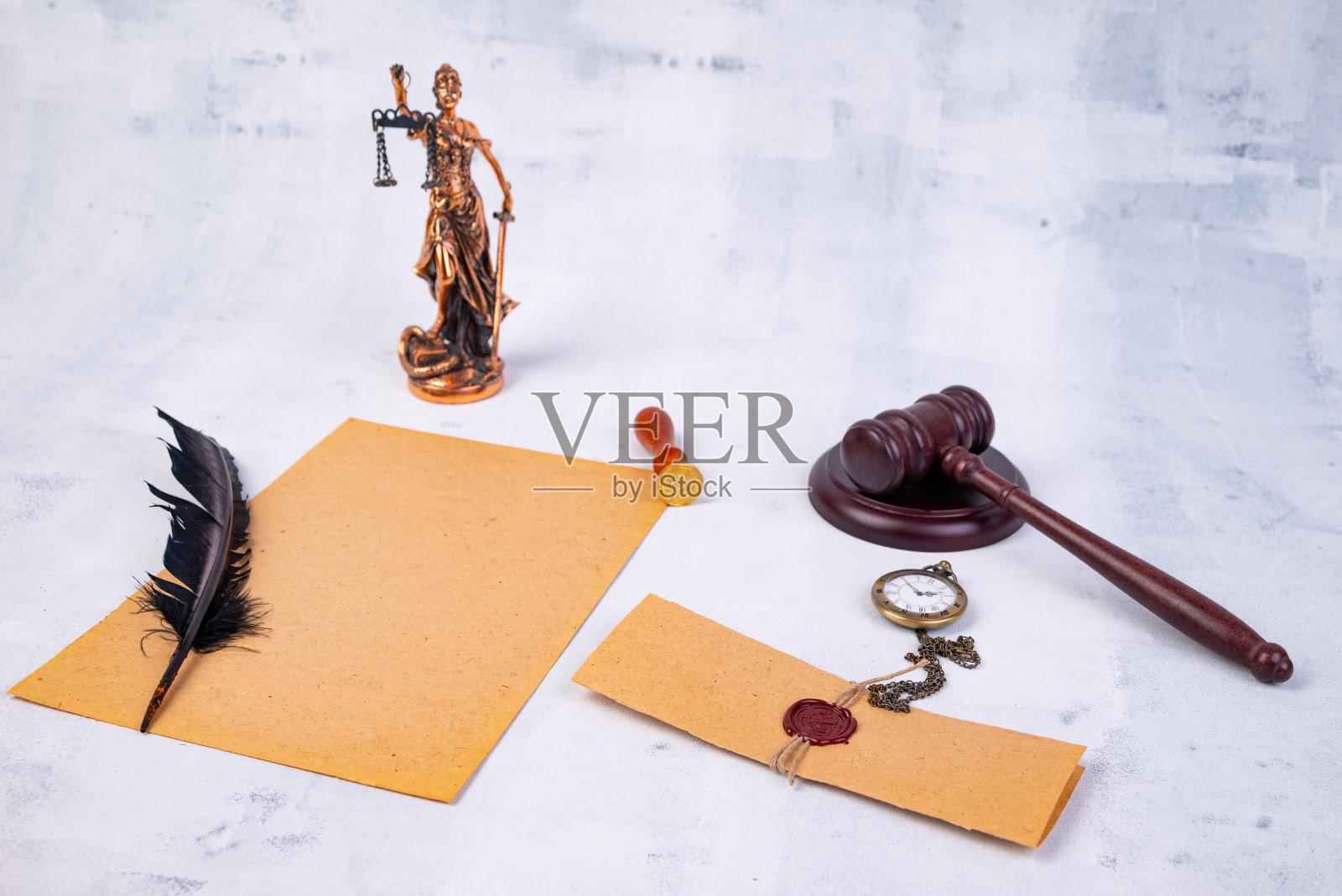 公证人在遗嘱和最后遗嘱上的公笔和印章。公证人的工具照片摄影图片