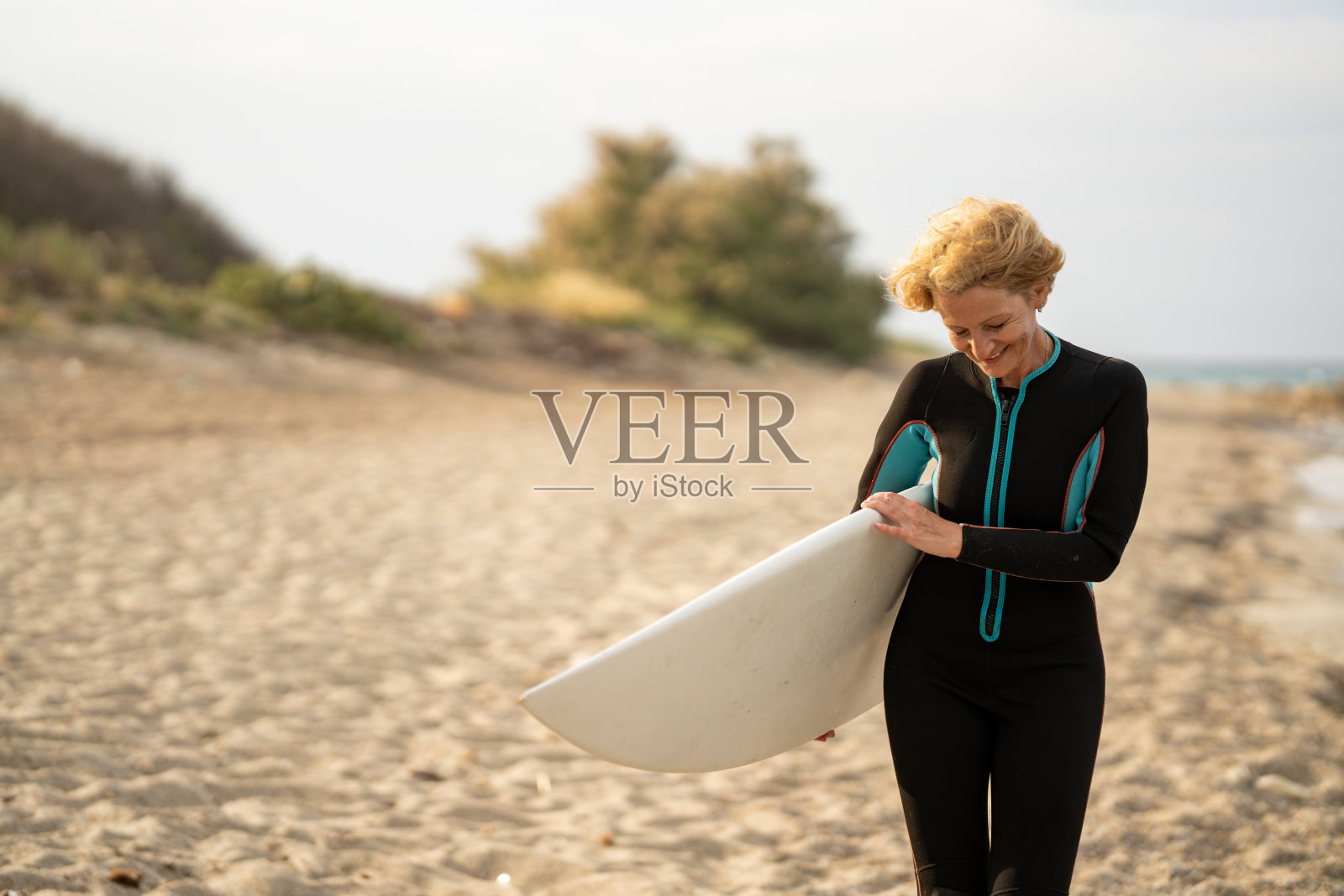 真是个冲浪的好天气照片摄影图片