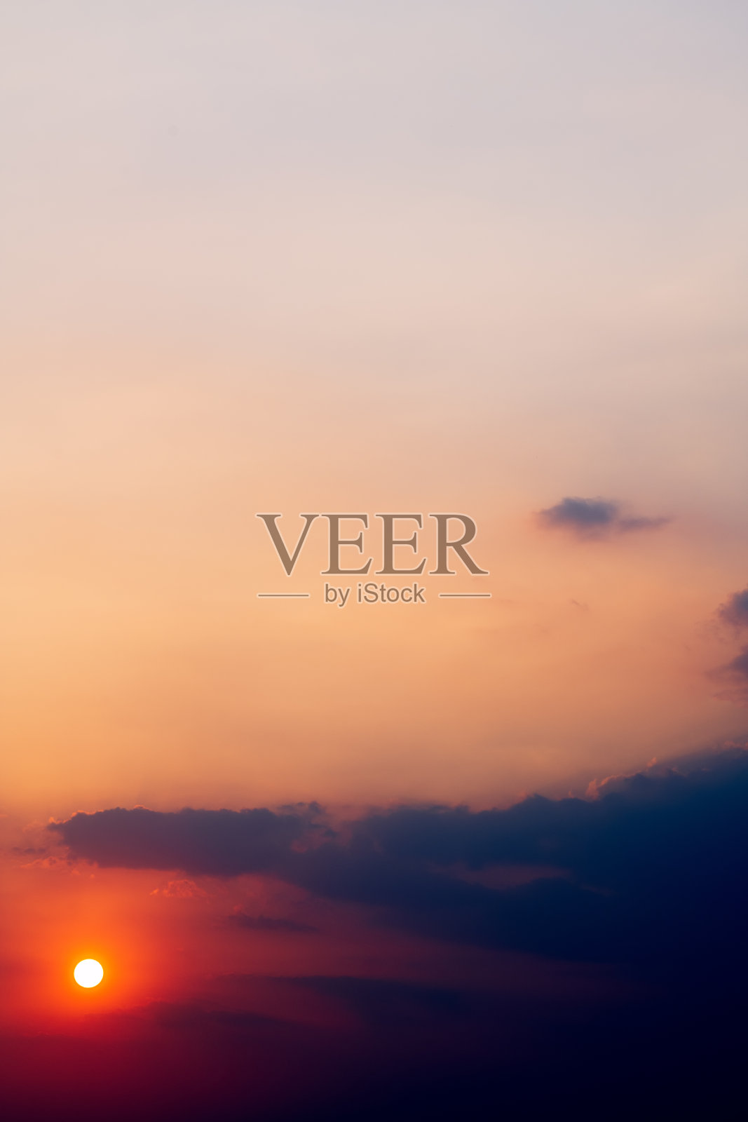 夕阳燃烧的云照片摄影图片