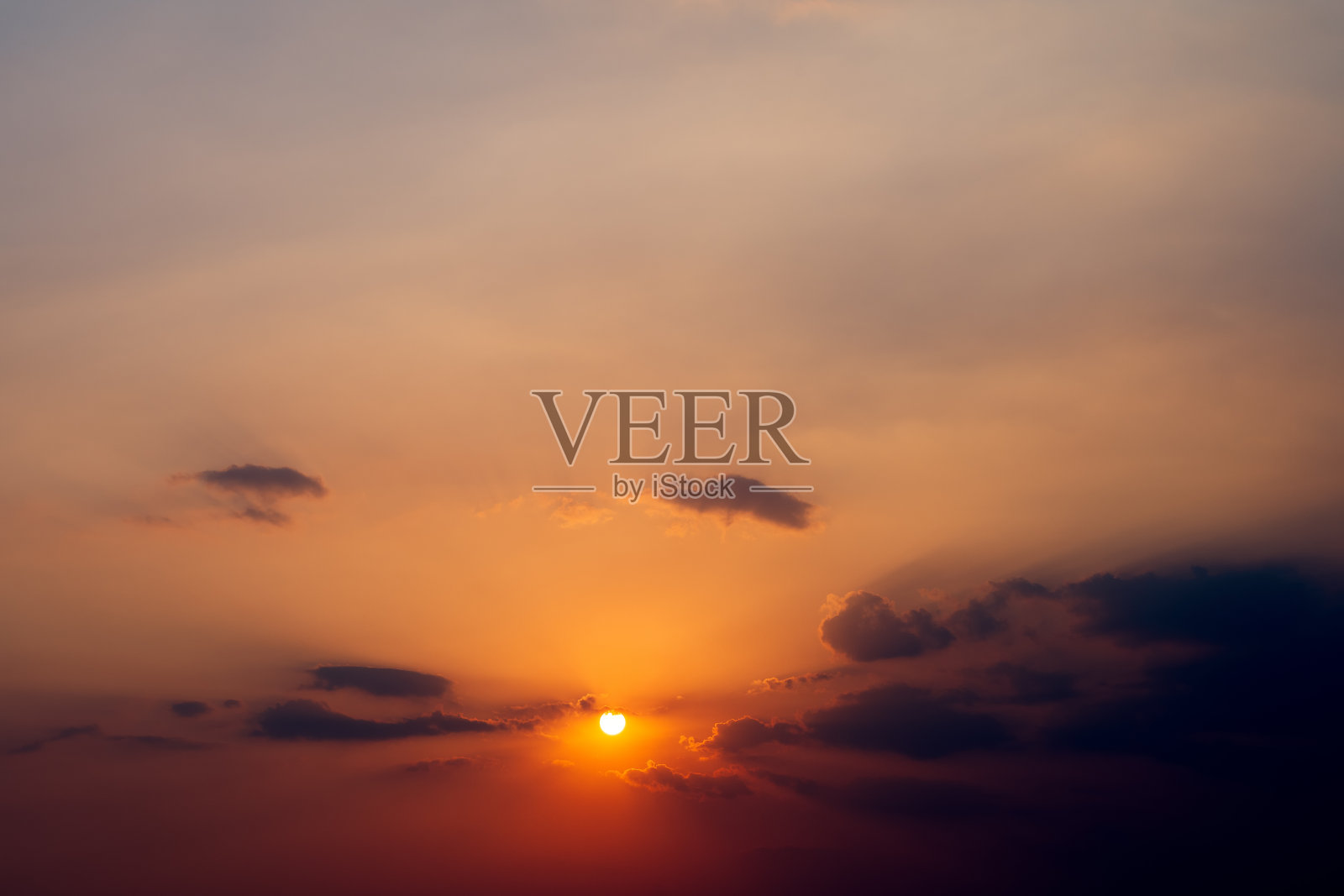 夕阳燃烧的云照片摄影图片