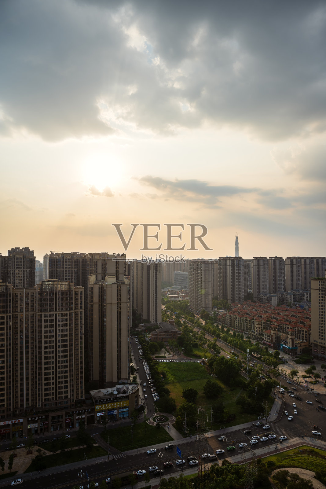 现代城市的日出照片摄影图片