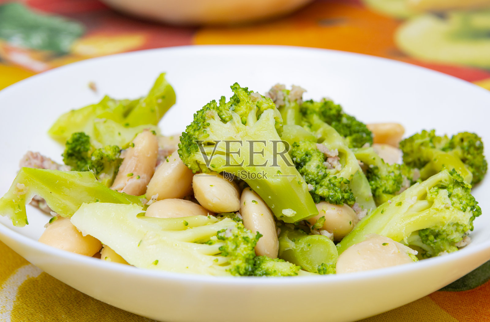 西兰花和白豆照片摄影图片