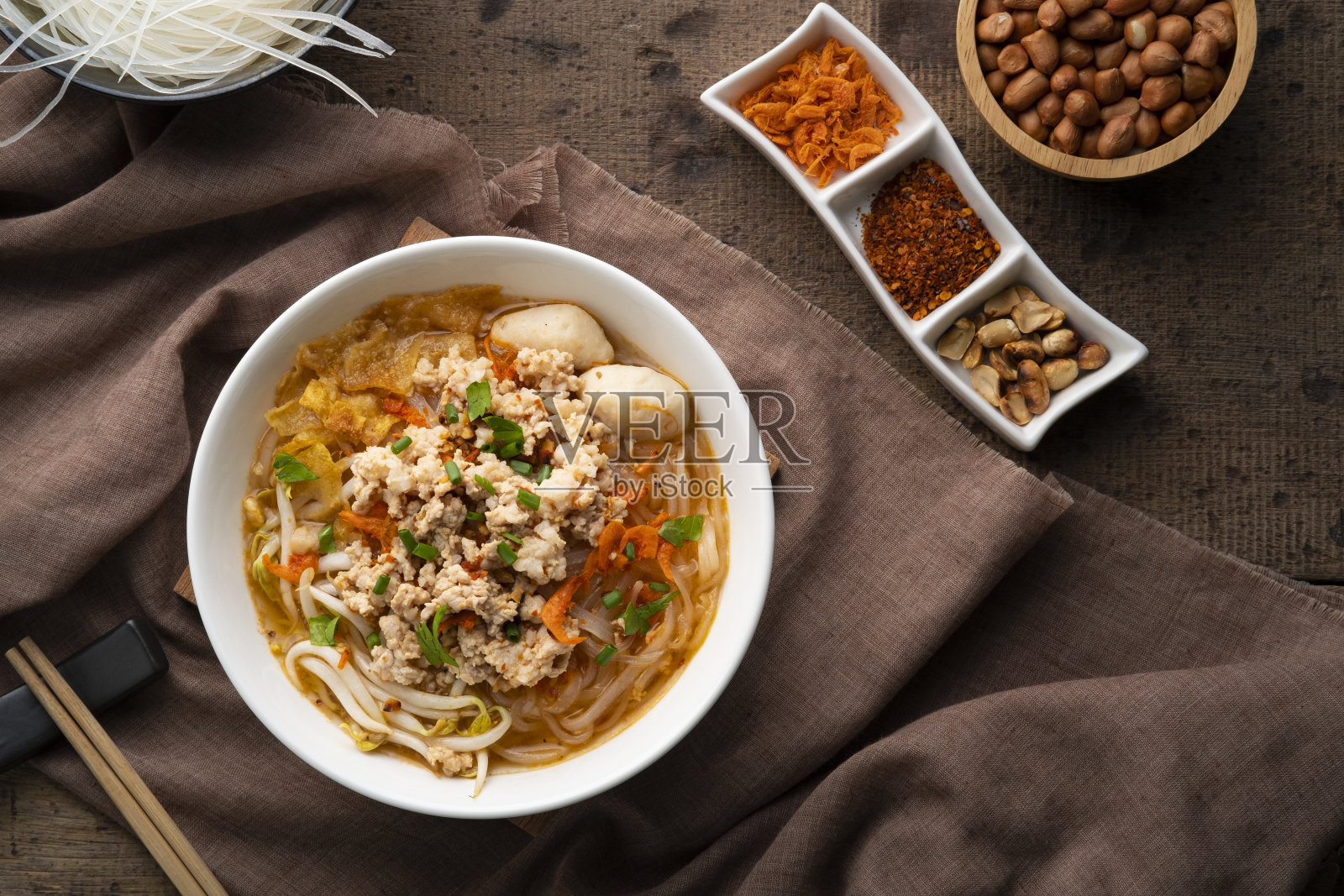 冬阴功面照片摄影图片