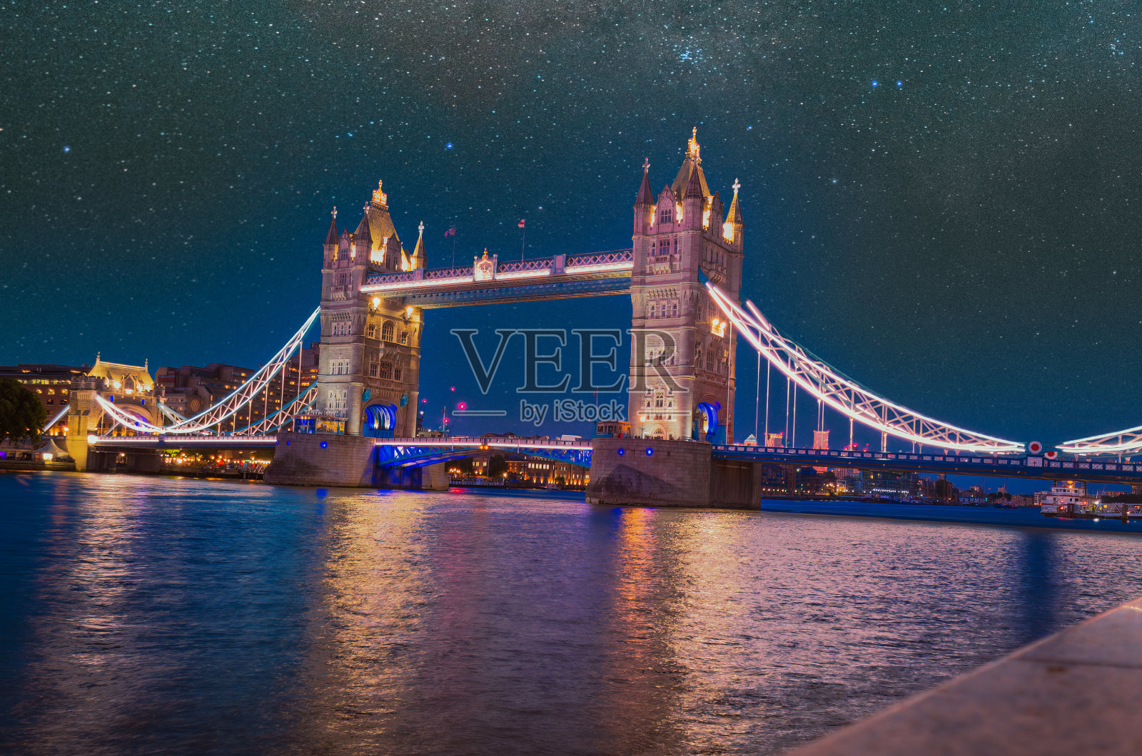 伦敦塔桥之夜照片摄影图片