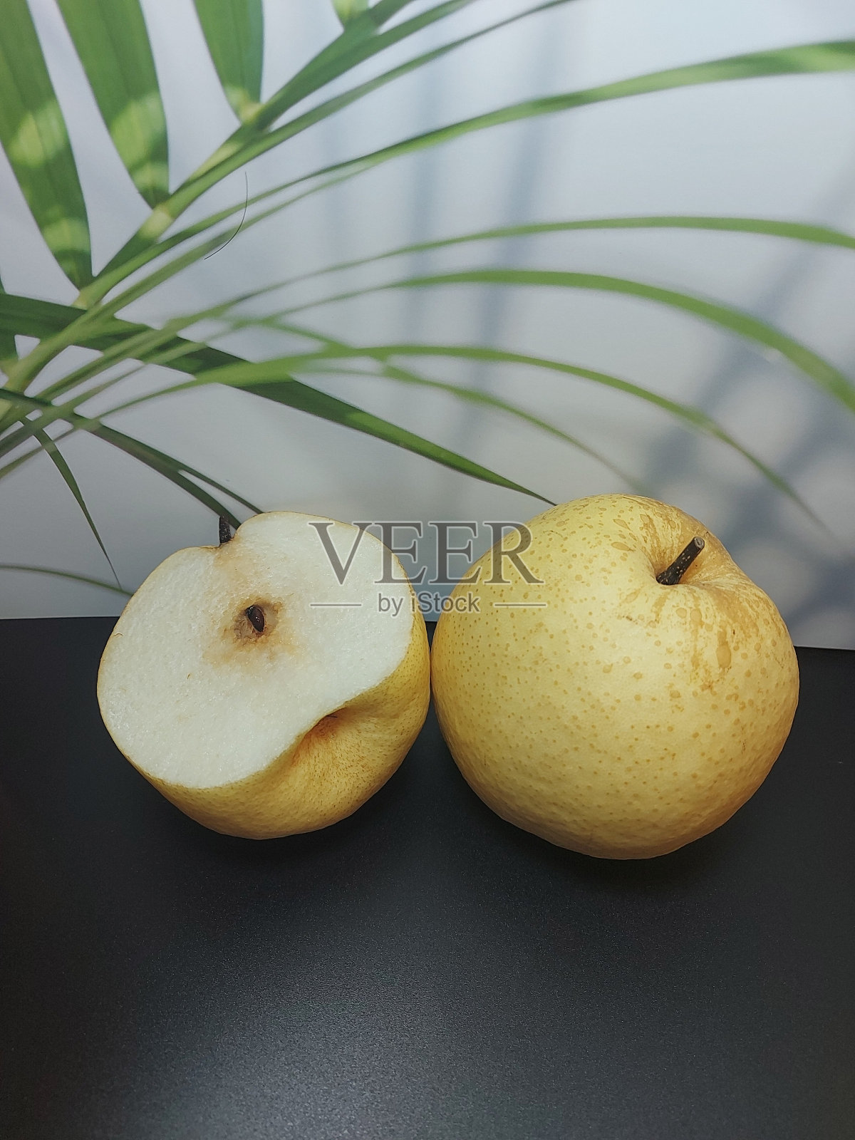 背景上的水果。照片摄影图片