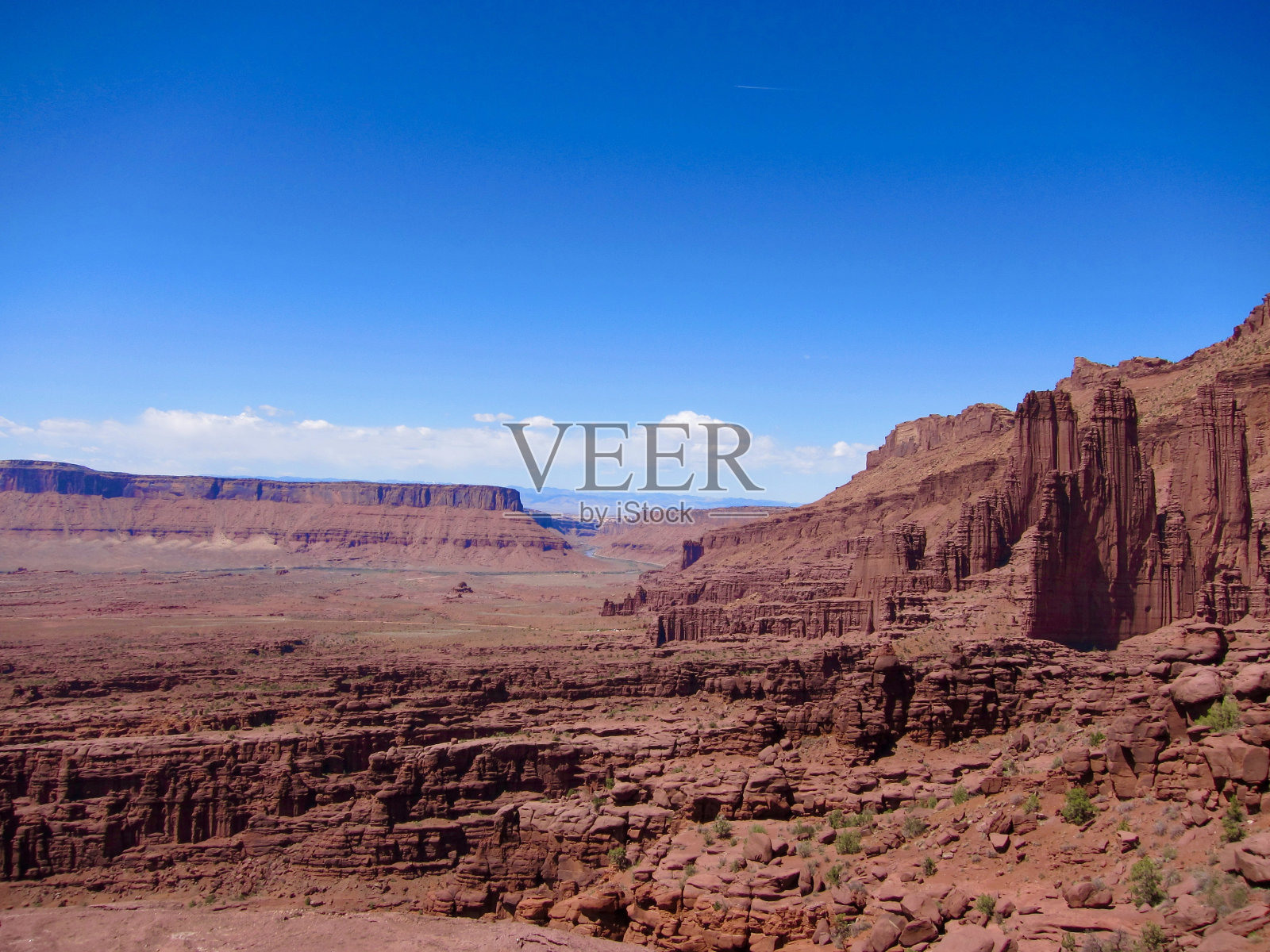 从Fisher Towers俯瞰科罗拉多河照片摄影图片