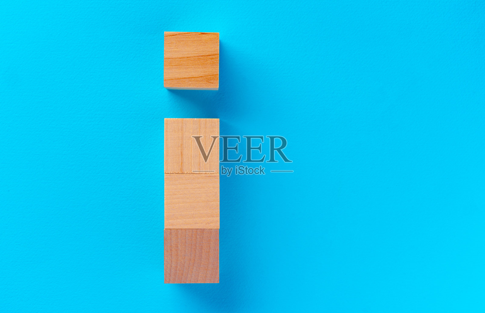俯视木制玩具积木的蓝色照片摄影图片