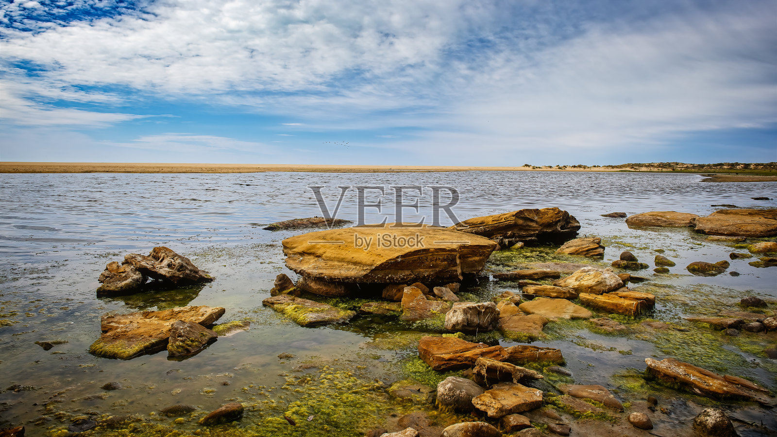 泰尔湖岸线照片摄影图片