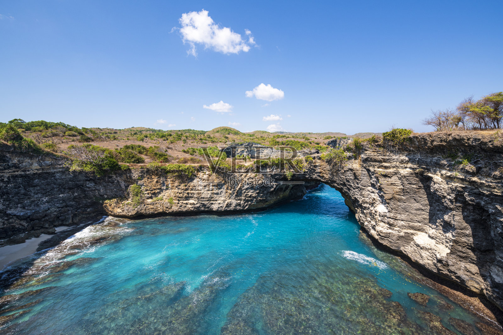 努萨佩尼达有天然拱门的美丽海湾照片摄影图片