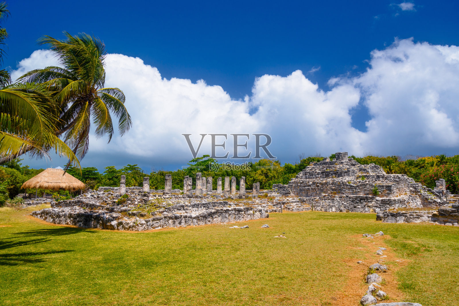 墨西哥尤卡坦半岛坎昆附近埃尔雷考古区的玛雅古遗址照片摄影图片