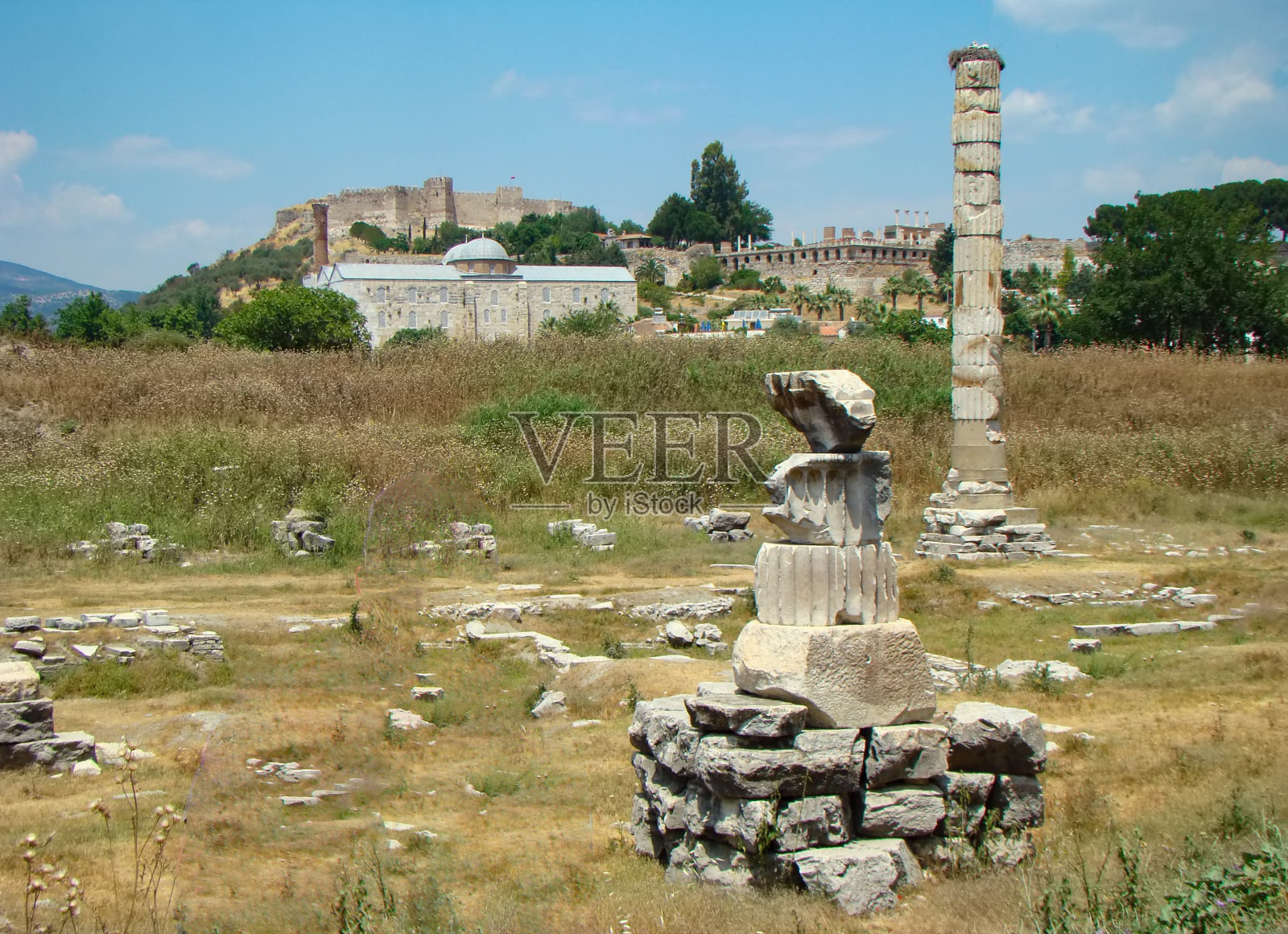 土耳其阿佛洛狄忒神庙遗址，世界七大奇迹之一。照片摄影图片