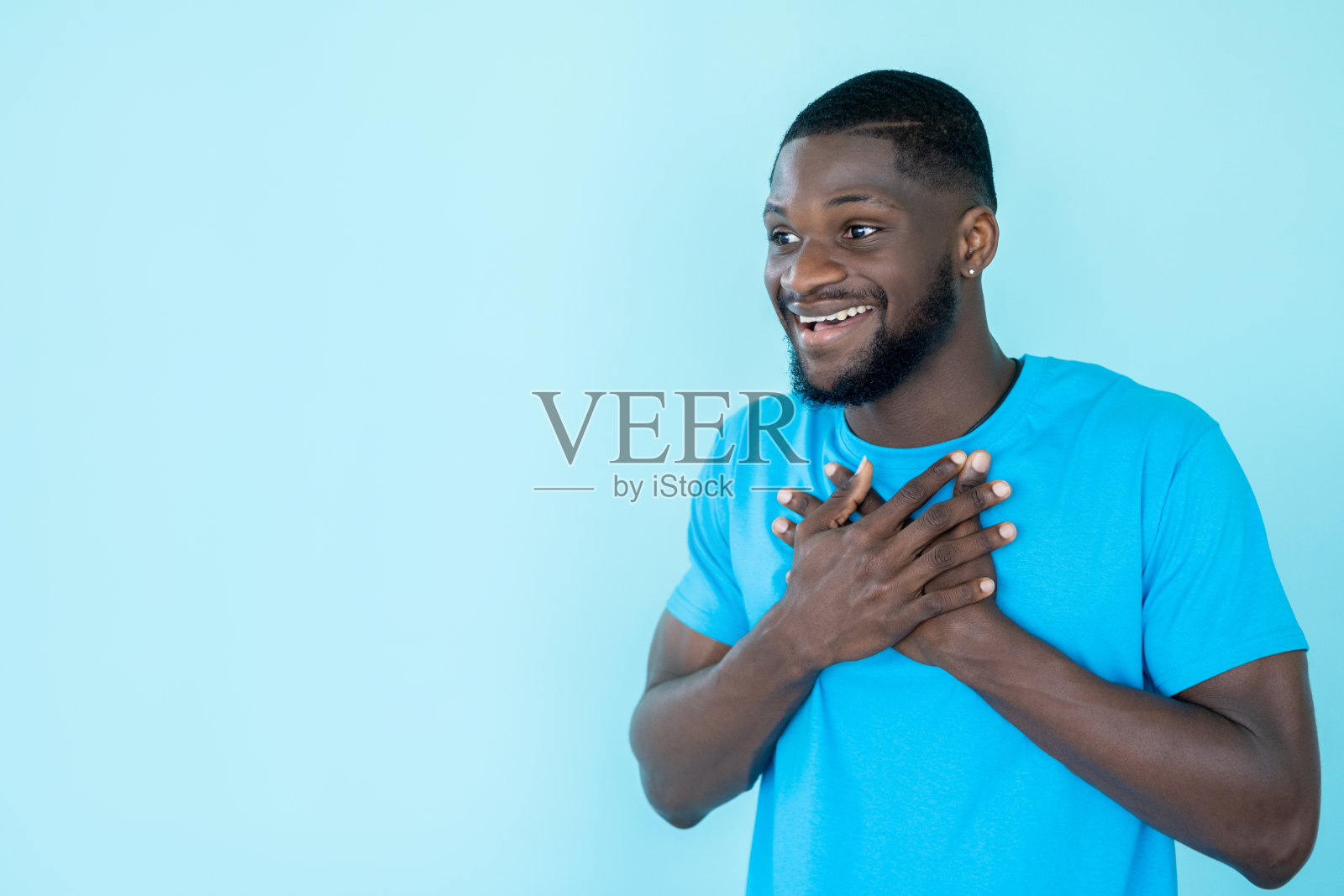 感恩的男人骄傲的情感广告背景照片摄影图片