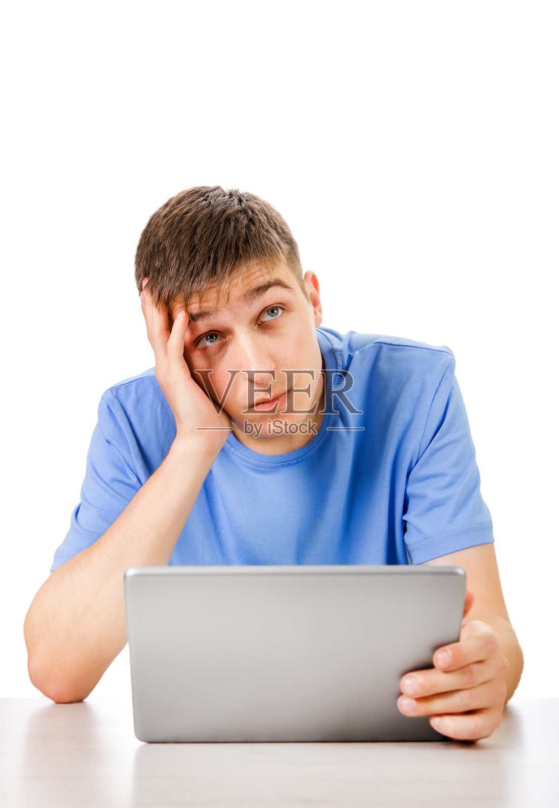 沉思的人与平板电脑照片摄影图片