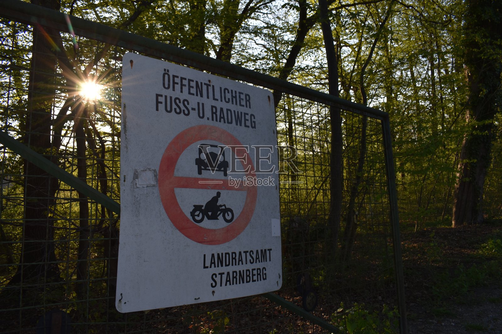 非常古老的德国交通标志照片摄影图片