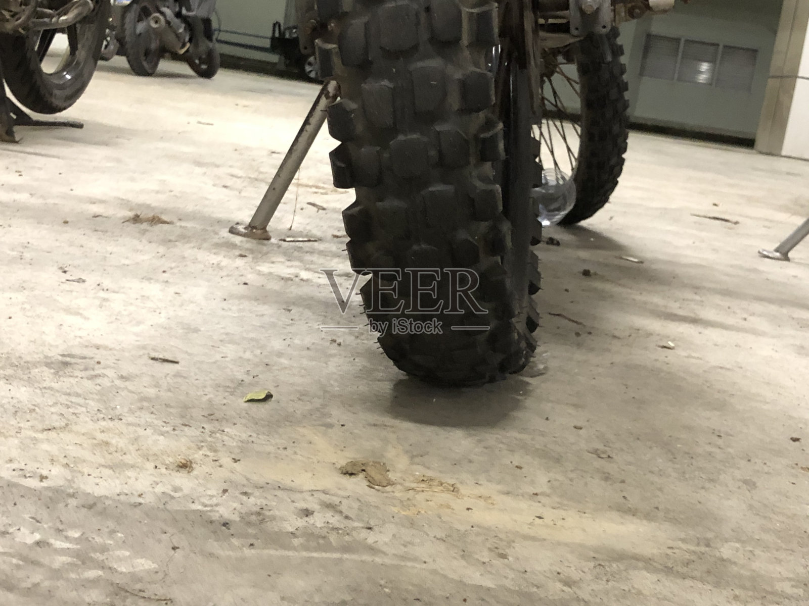 有趣的摩托车交叉前轮胎的照片照片摄影图片