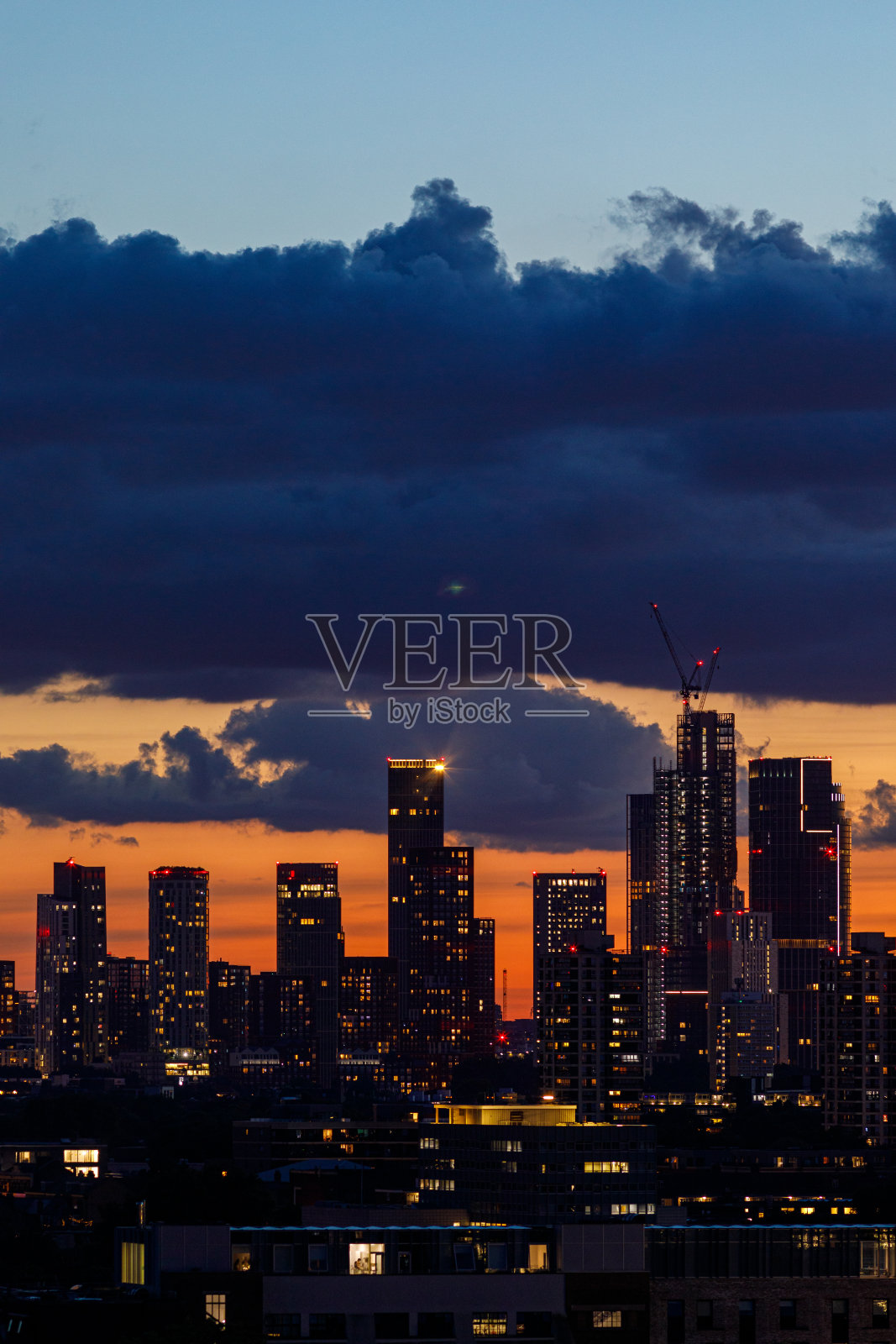 英国伦敦沃克斯豪尔区的摩天大楼照片摄影图片