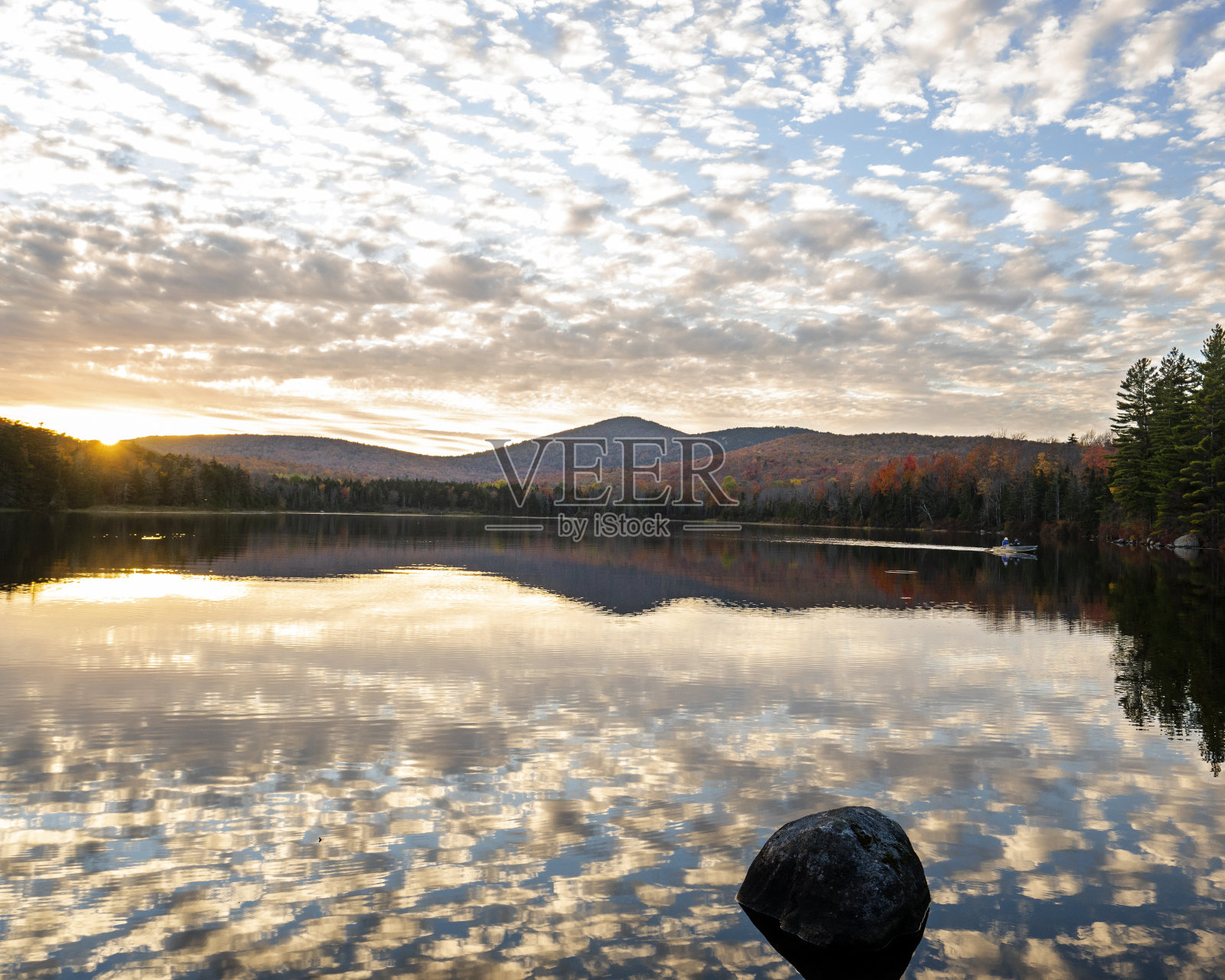 诺伊斯池塘照片摄影图片