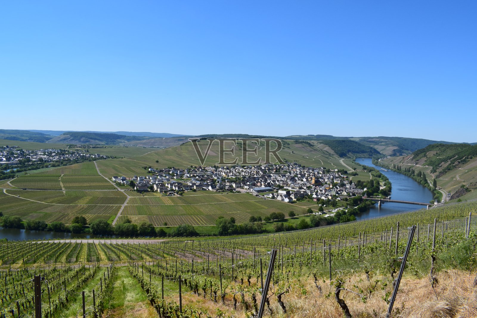 特里滕海姆附近的摩塞尔山谷曲线照片摄影图片