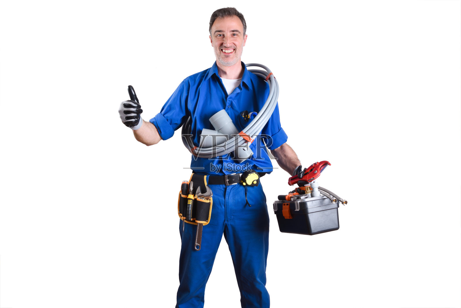 穿制服的管道工带着工作工具和ok的标牌隔离背景照片摄影图片