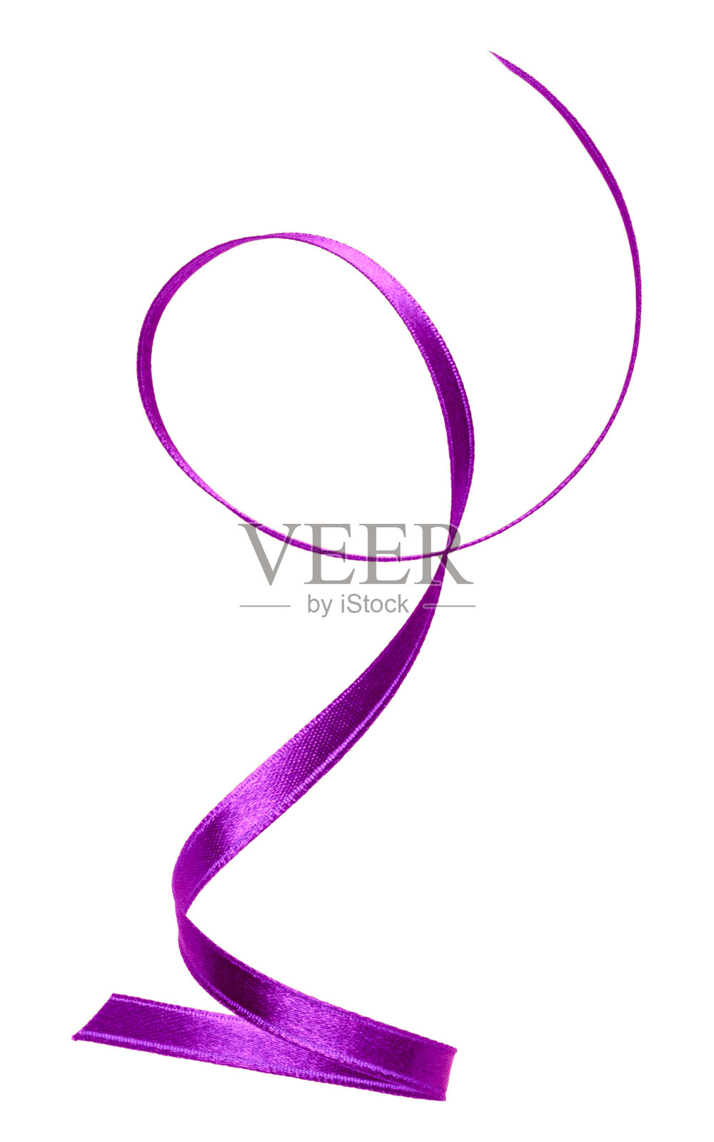 白色背景上薰衣草色的闪亮缎带特写，用于装饰设计的缎带照片摄影图片