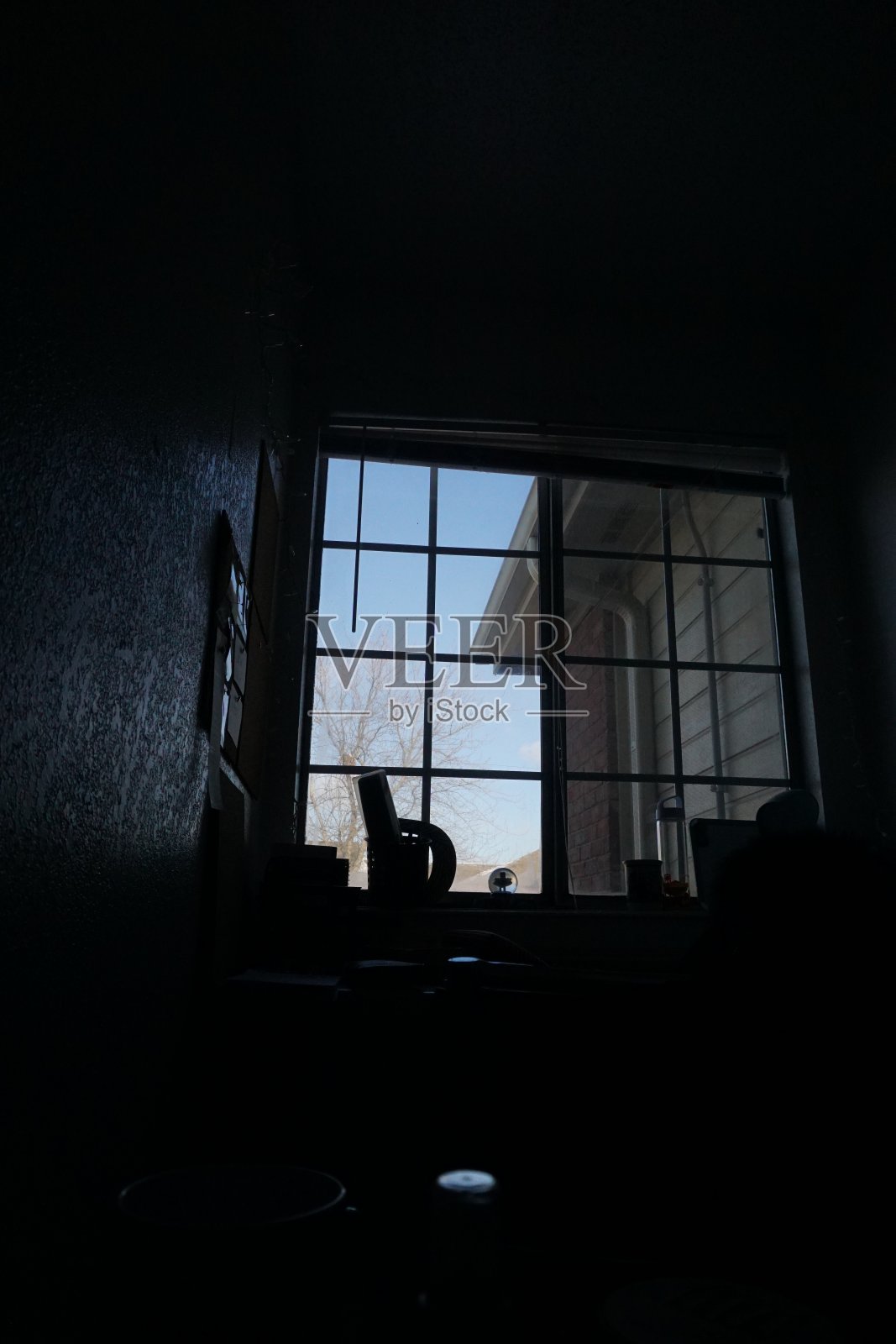 窗外的秋天照片摄影图片