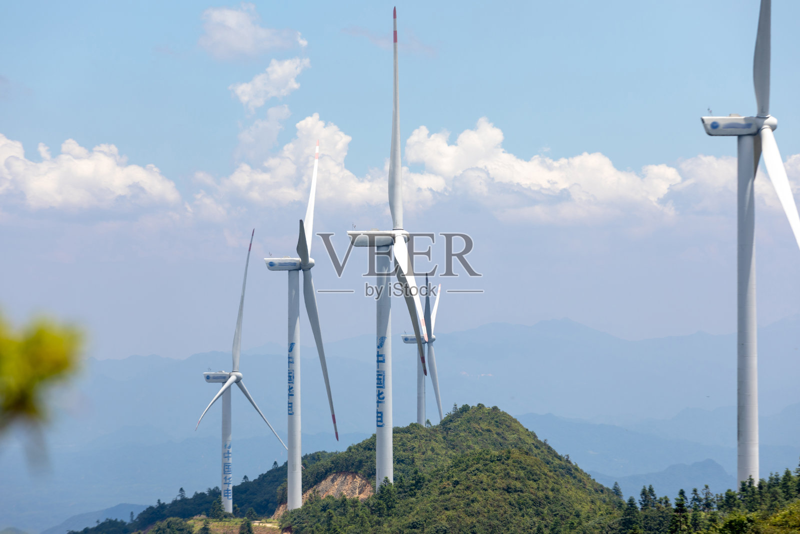 中国高山航拍风力涡轮机照片摄影图片