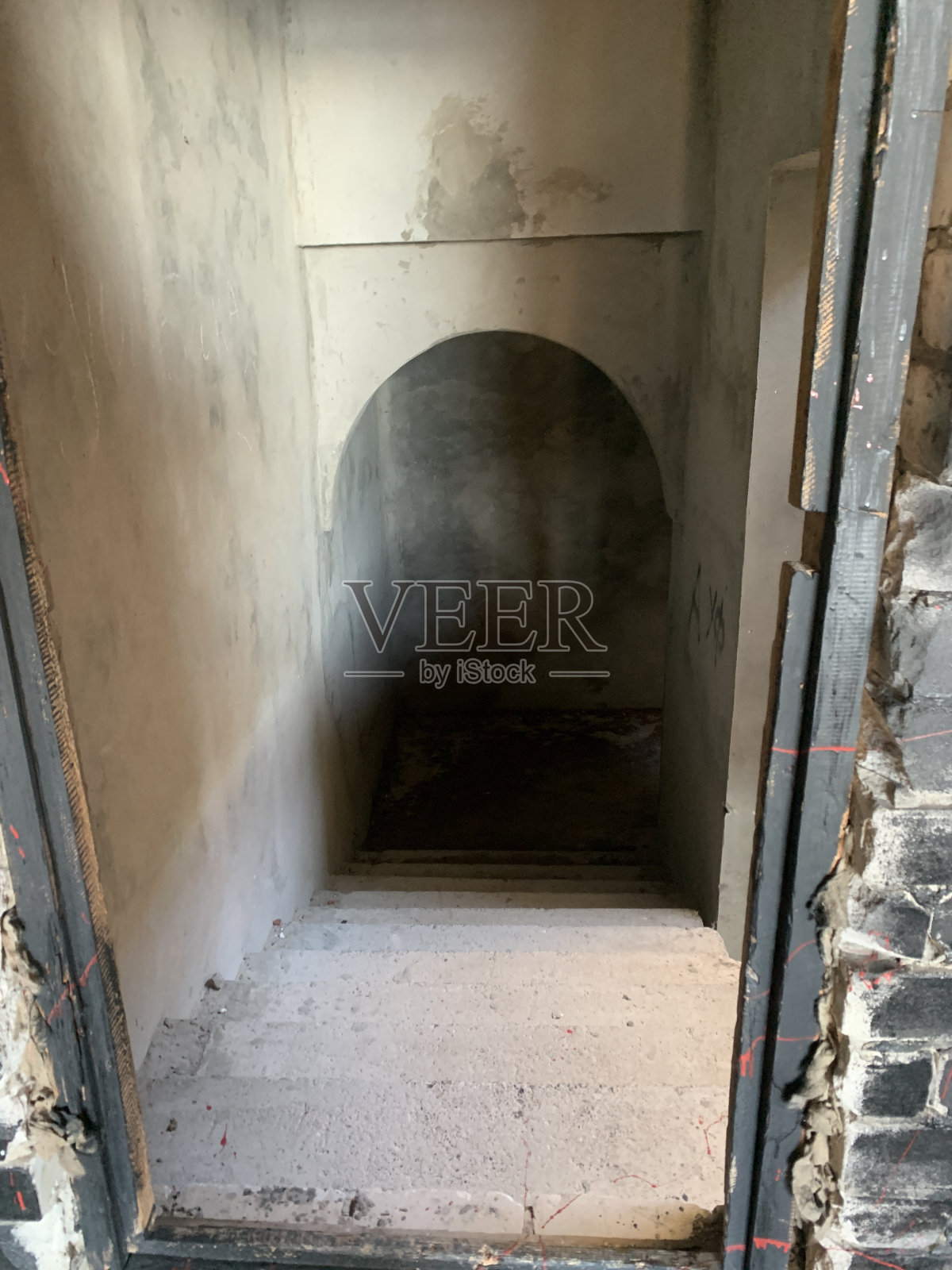 废弃的建筑内部照片摄影图片