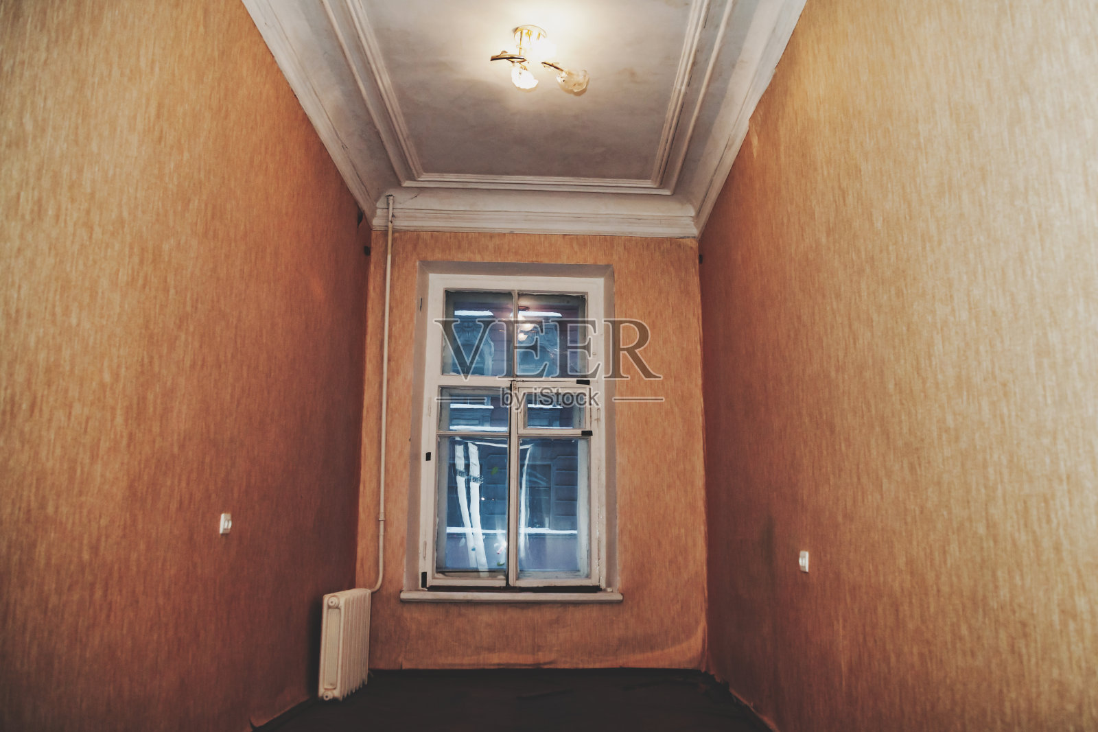 废弃公共公寓的旧内部背景照片摄影图片