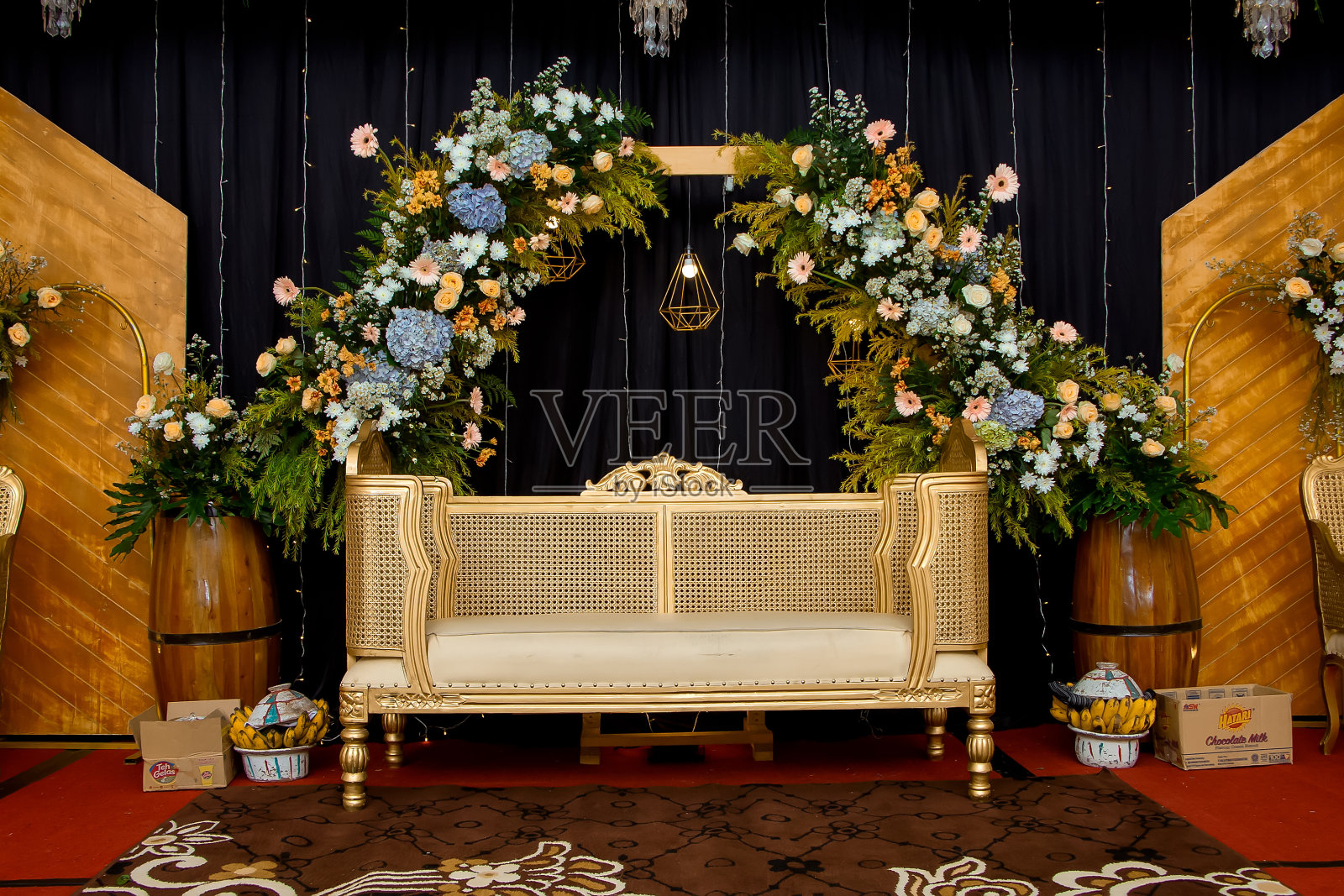 背景的婚礼照片摄影图片