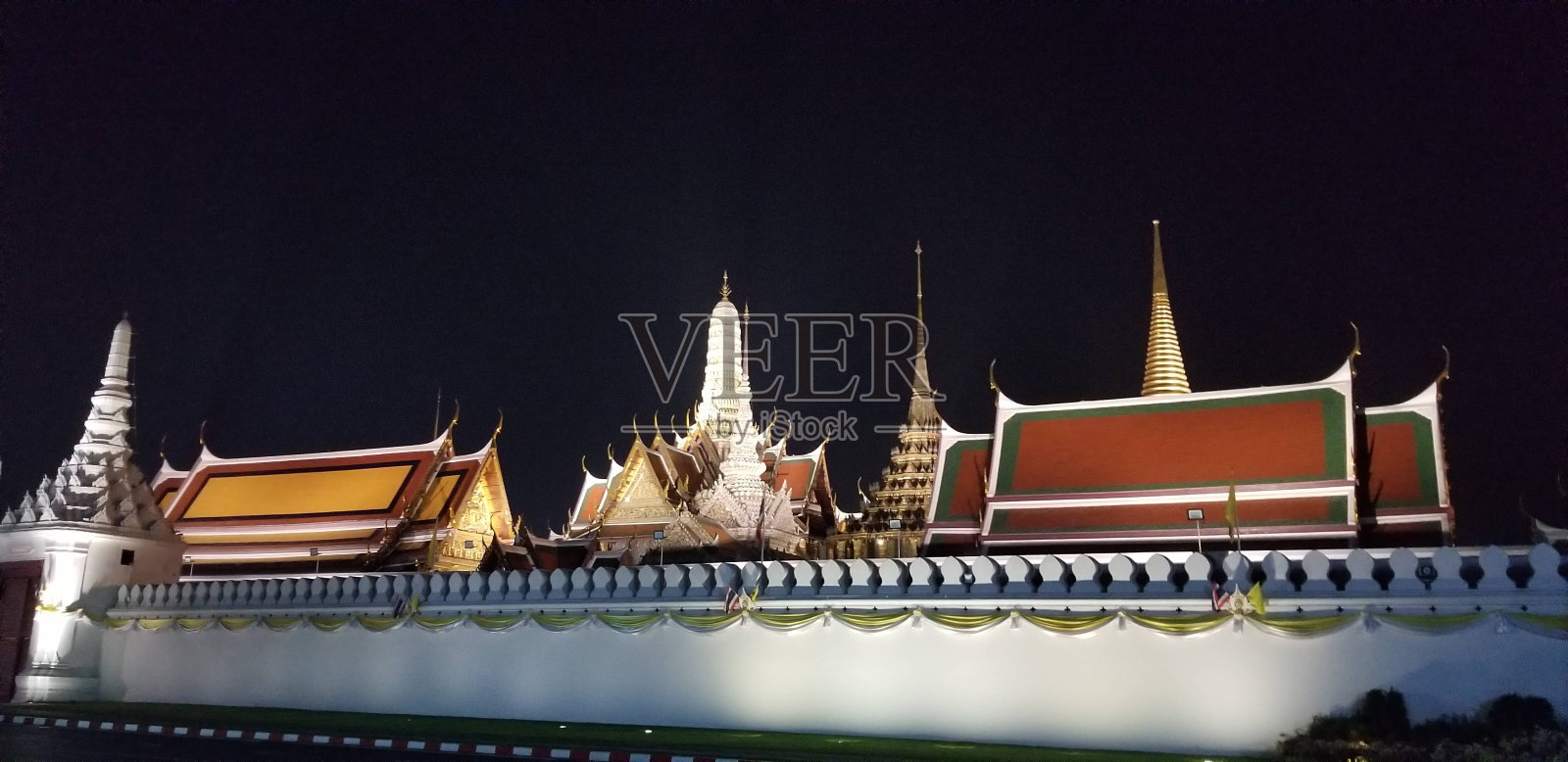 夜晚的大皇宫——泰国曼谷照片摄影图片