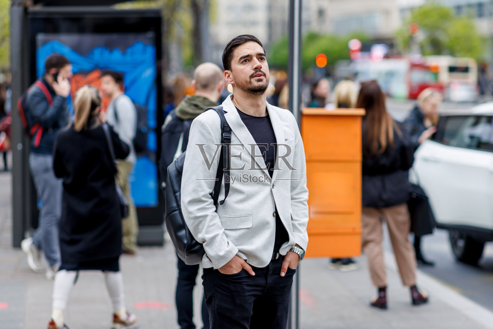 我的车应该很快就到照片摄影图片