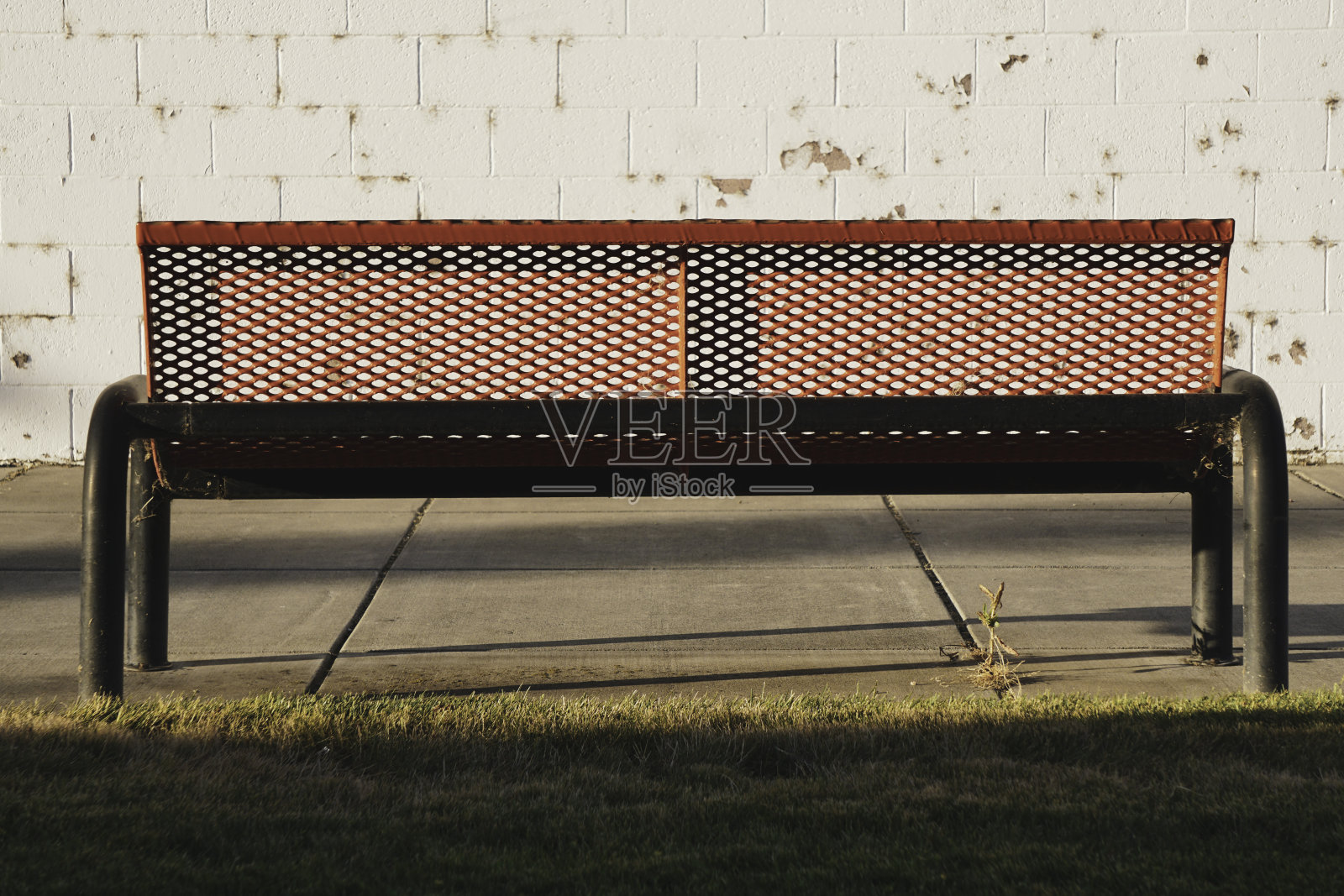 板凳上照片摄影图片