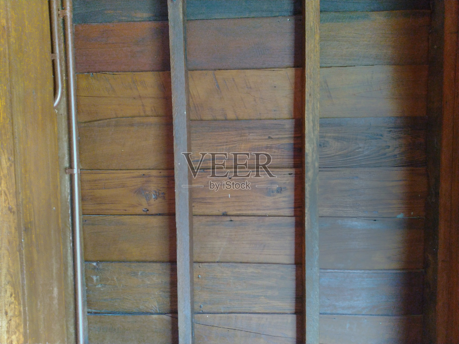 经典风格的柚木墙饰照片摄影图片