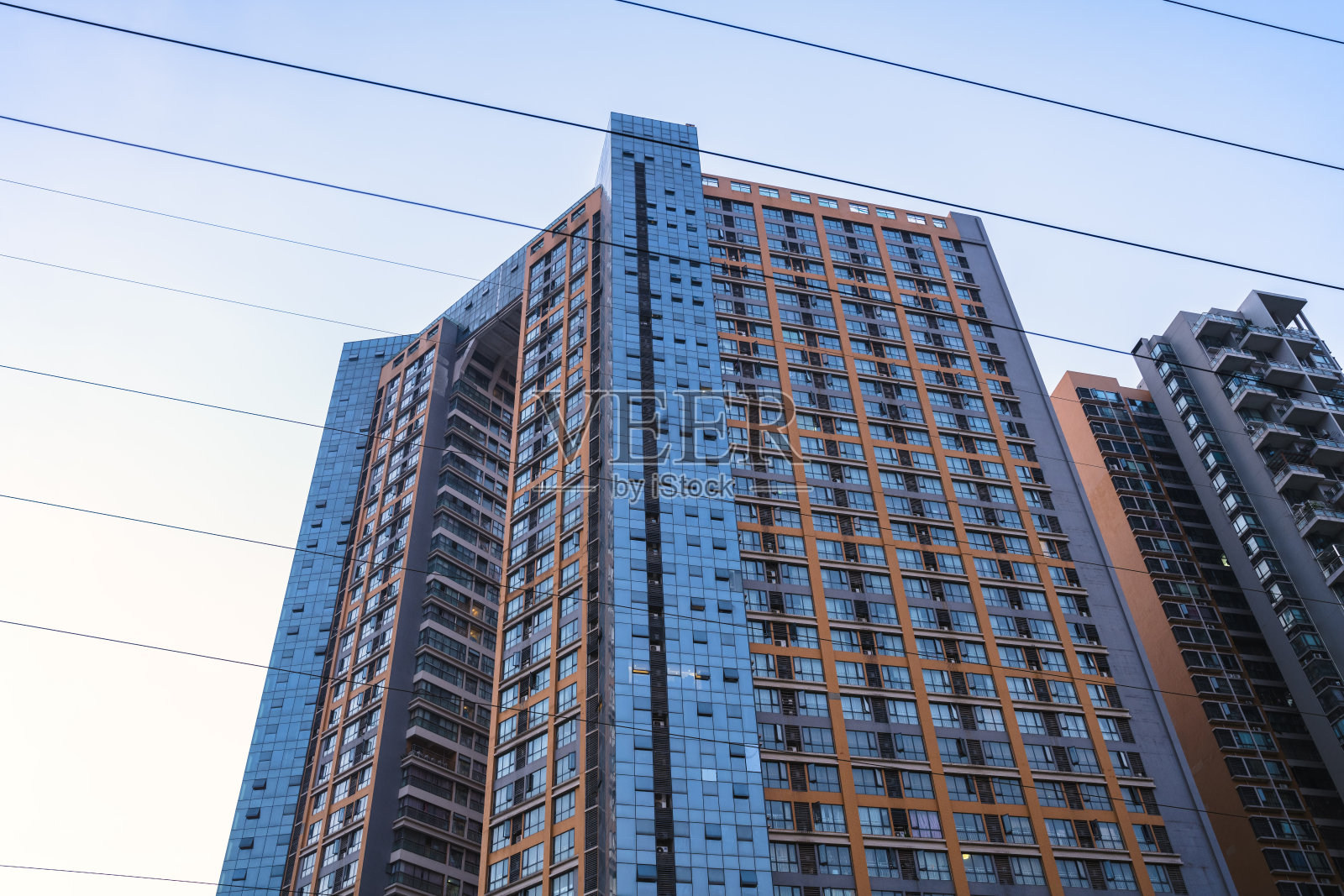 日出现代建筑照片摄影图片