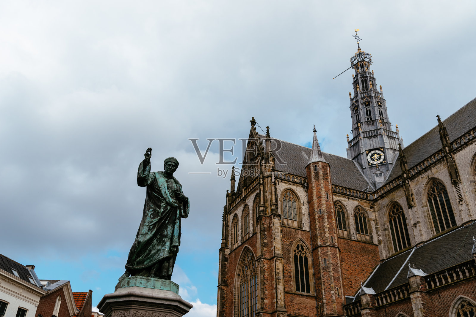 哈勒姆的圣巴沃教堂的外观照片摄影图片