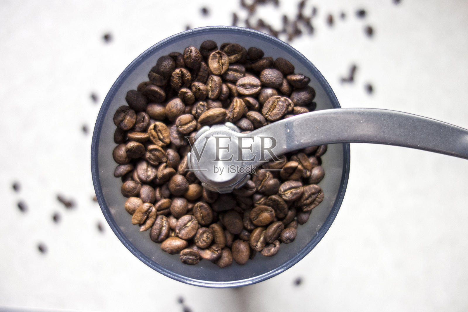 手工研磨咖啡豆照片摄影图片