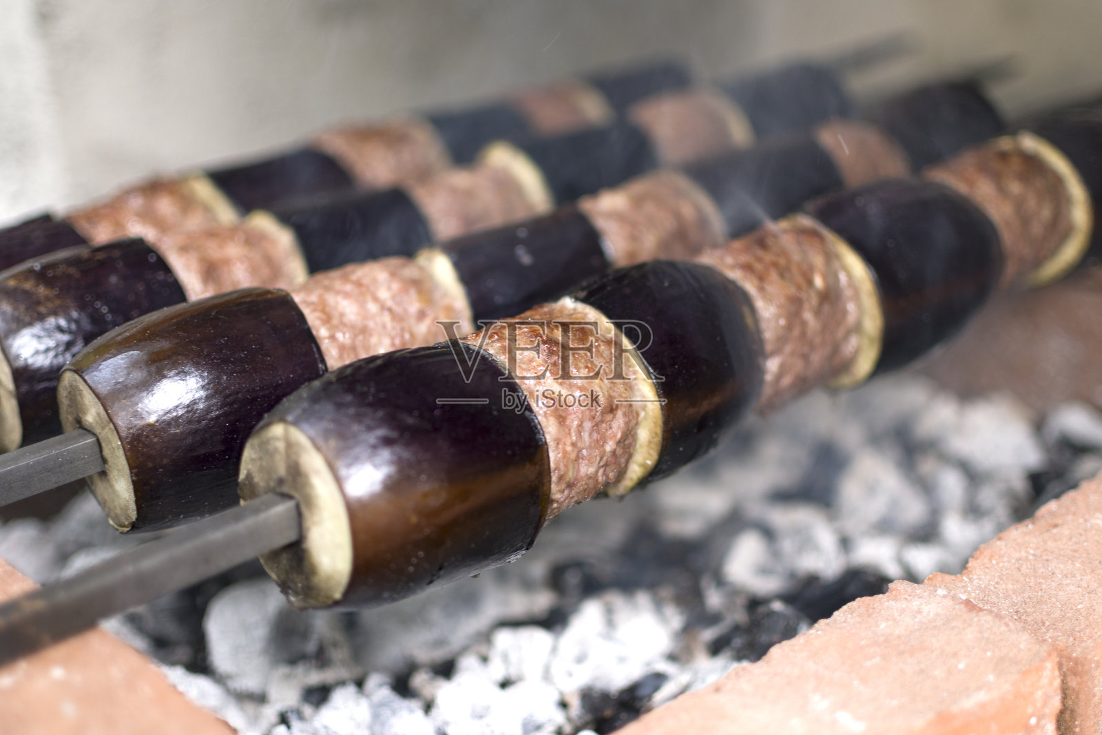 茄子串烤肉照片摄影图片